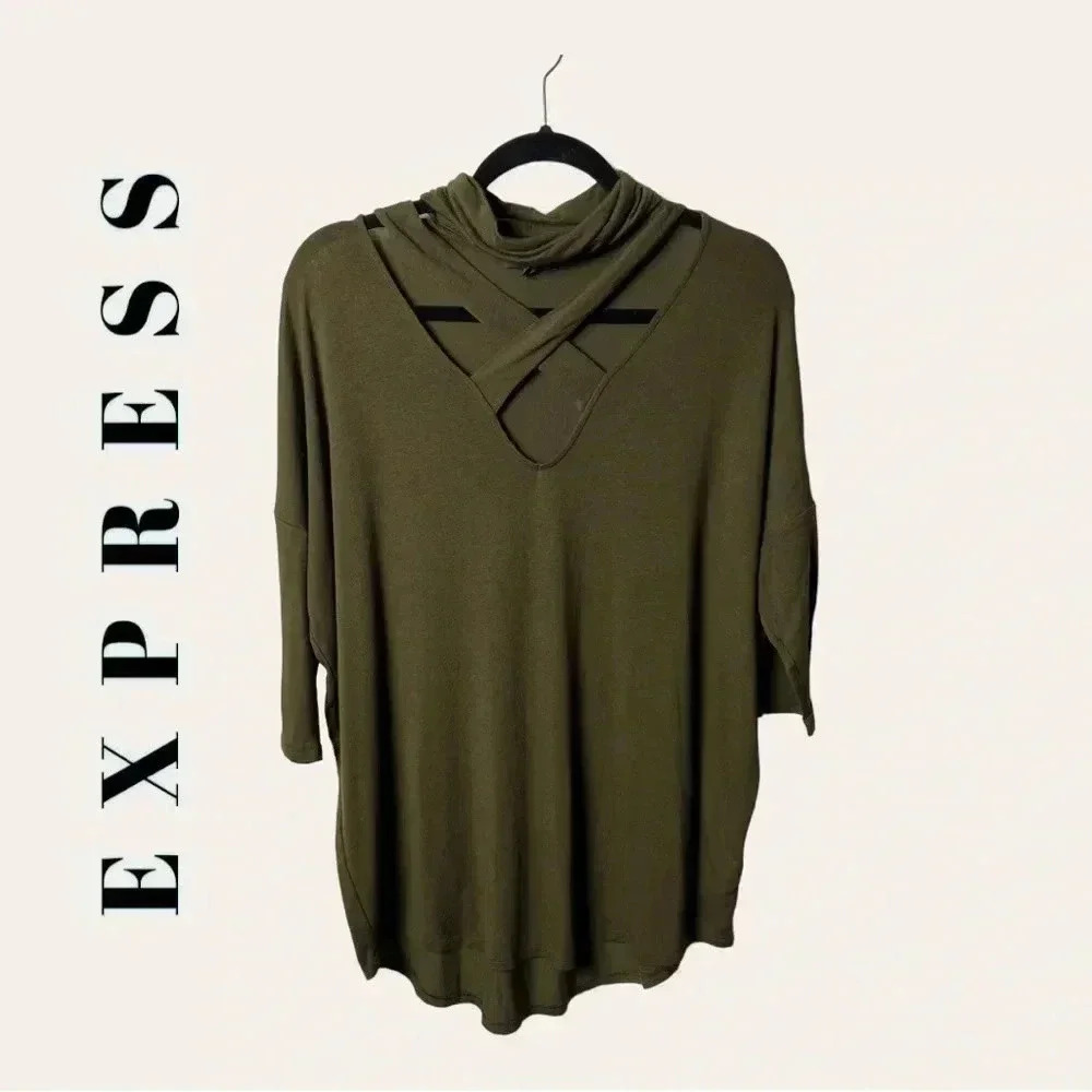 0232. EXPRESS SHORT SLEEVE TOP SIZE LARGE ARMY GREEN‎ IN COLOR UNIQUE NECKLINE